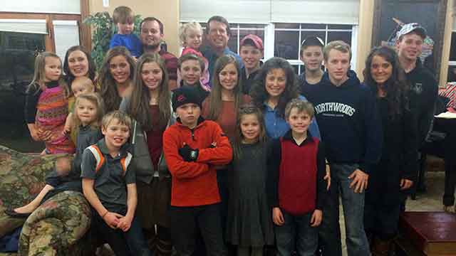 fox5ny's tweet image. Missed the #DuggarInterview w/ @megynkelly ? Here&apos;s the recap: tinyurl.com/oplmdc9 #GDNY (AP pic)