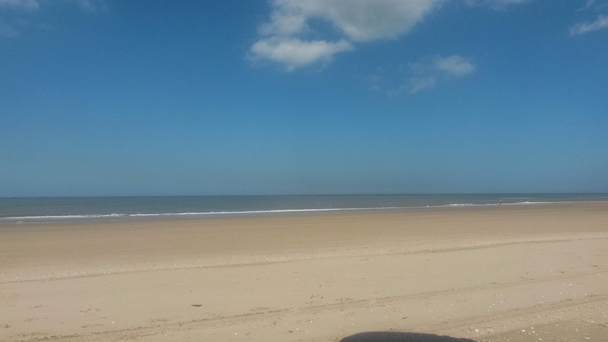 SandraGroenheid's tweet photo. Life at the #beach!! #genieten http://t.co/2LKkmc1odI