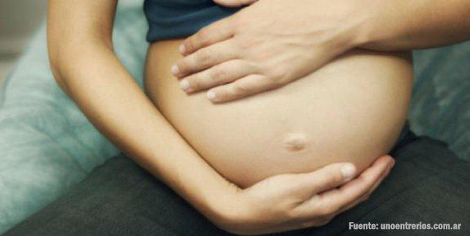 sobretodosalud's tweet photo. Comerse la placenta después del parto no tiene beneficios para la salud http://t.co/r1a6Kdtngp http://t.co/zIHkmtWVmK