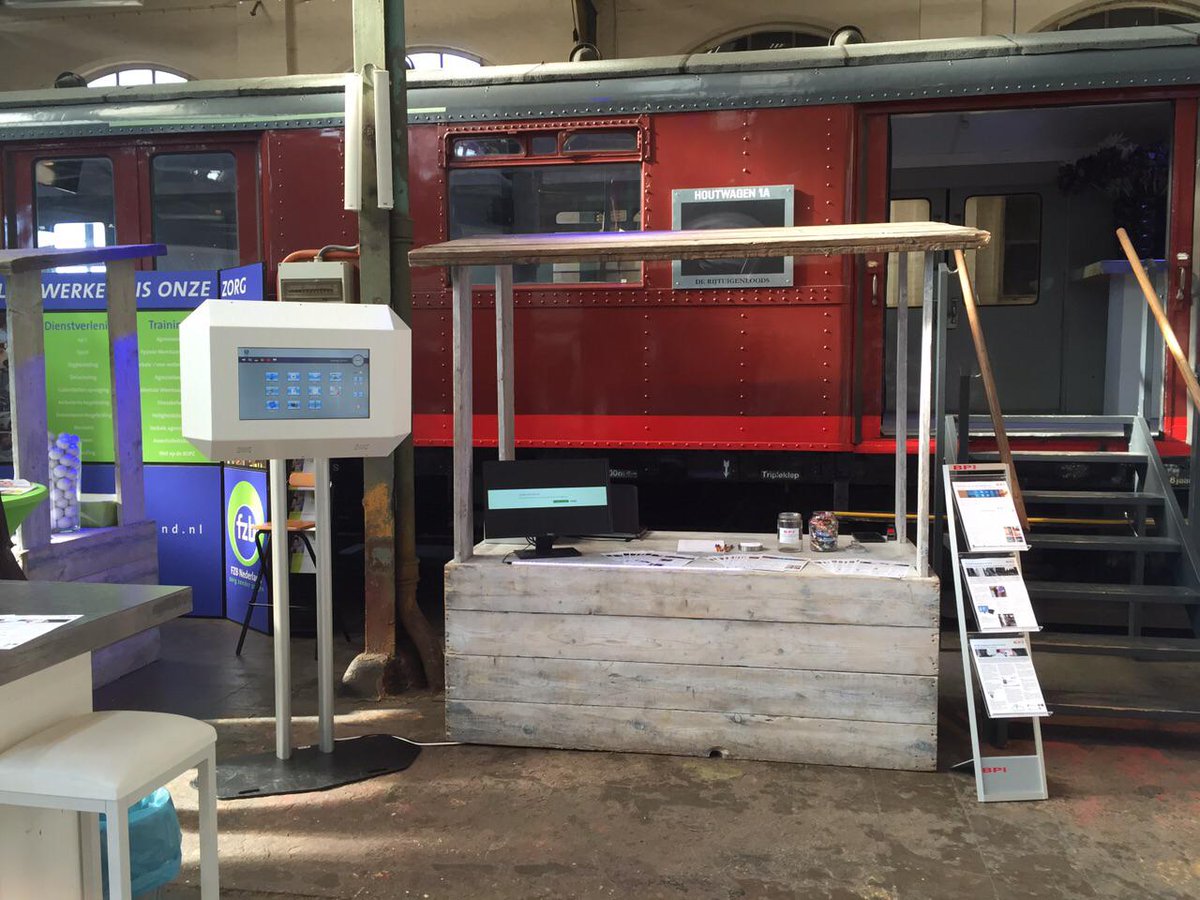BPIServicesBV's tweet photo. BPI vandaag aanwezig bij HIC Symposium met stand en touchscreen demo. #HIC2015 #GGZ #EBK #HIC #separeren http://t.co/GPrqMEkOTK