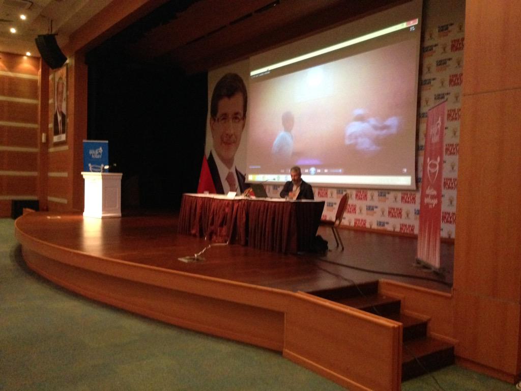 ElectionExchang's tweet photo. #EEP2015 At the media seminars section, first speaker is Mr Resul Serdar from @trtworld @Akpartyyth @akgencistanbul http://t.co/31rExswlBX