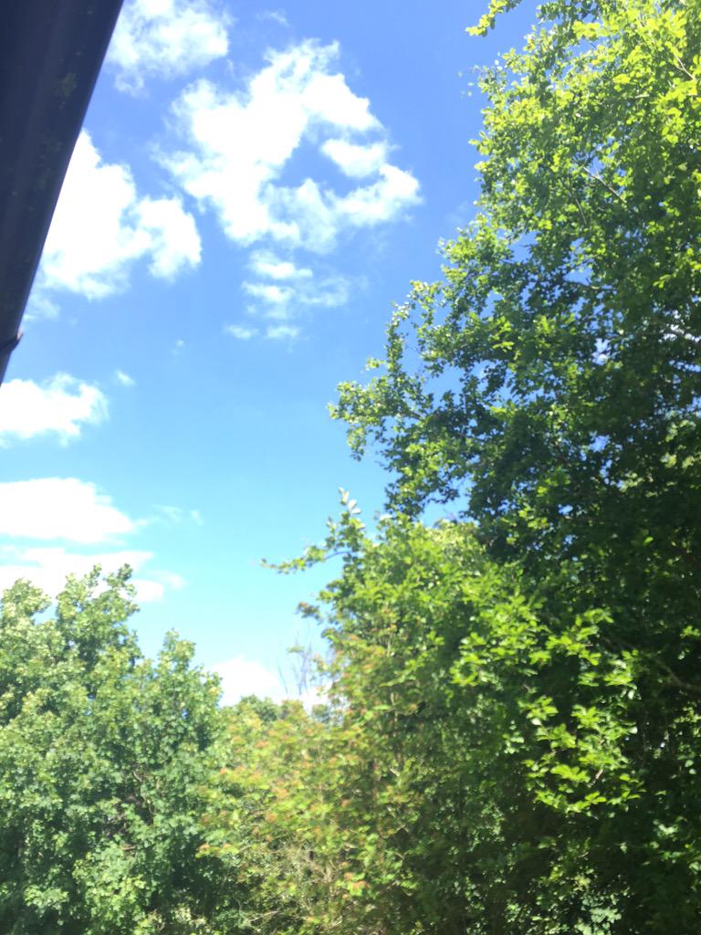 StratWeekender's tweet image. The view from our office window right now! We hope the weather stays like this all summer! #stratweekender #Summer