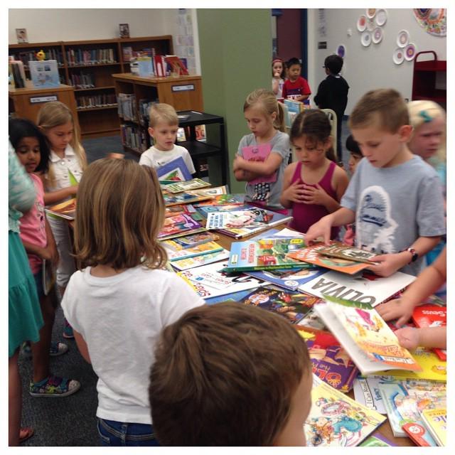 GESLib's tweet image. Book Swap 2015! #summerreading #gesshineon ift.tt/1MotVZG