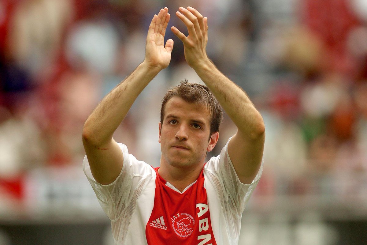 FCVideoNED's tweet photo. Rafael van der Vaart: "Van Ajax of Real Madrid heb ik nooit een shirt bewaard, maar het shirt van HSV houd ik bij me" http://t.co/W0Mop9jHYg