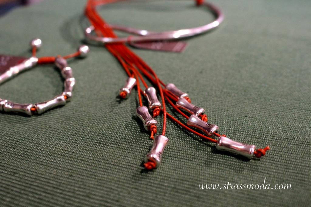 Colgante y pulsera de <a href="/bygcomplementos/">b&g</a> que esta semana tenemos en el escaparate de #StrassMenacho ❤️
#Espectaculares