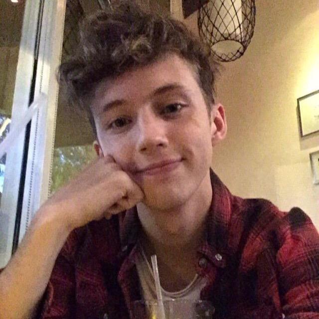 Happy 20th Mr. Troye Sivan I love you and hope you have a fantabulous birthday!!!! 