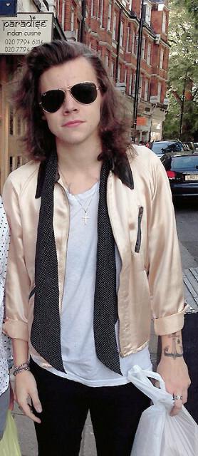 Harry_Our_World's tweet photo. Babe๐
#ChoiceMaleHottie Harry Styles
#ChoiceSmile Harry Styles
#1DForMMVA http://t.co/hyGn9xezfE