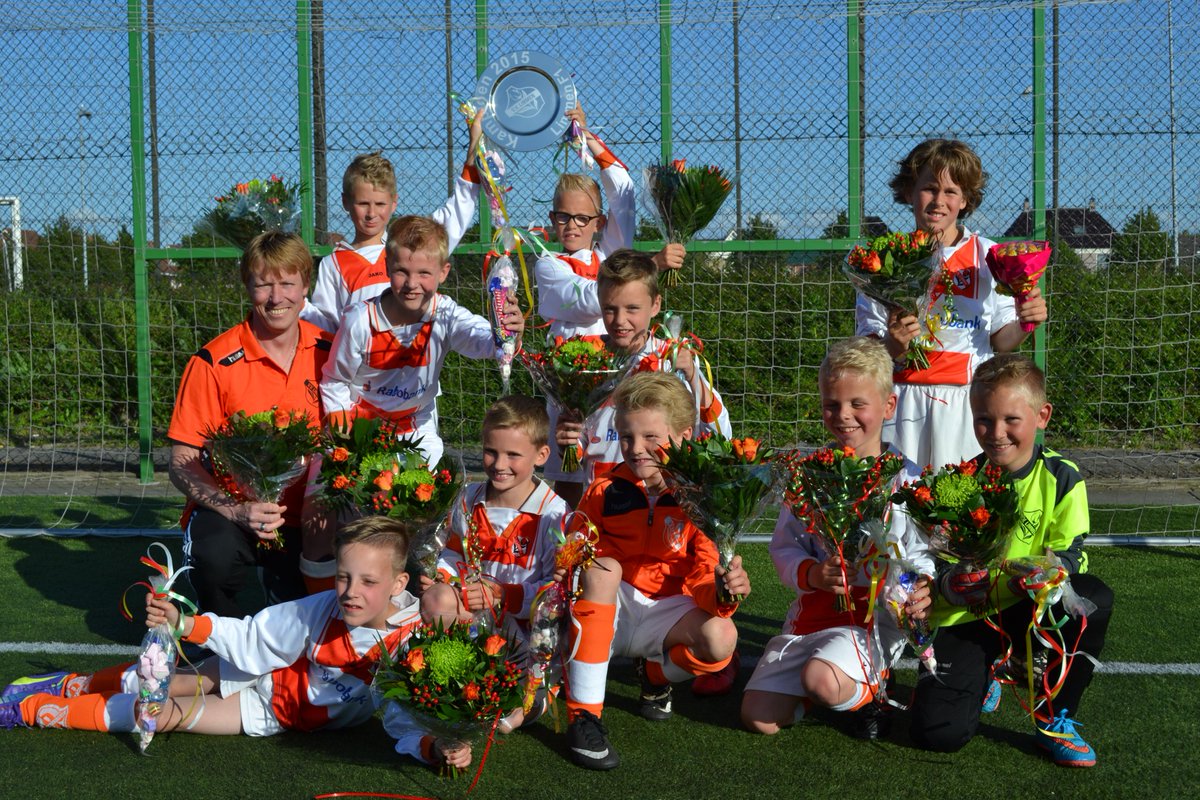 Limmen F1 kampioen. zie het wedstrijdverslag  vvlimmen.nl/113/12927/uits… 
Sponsor @RabobankNKL zal blij zijn met dit team