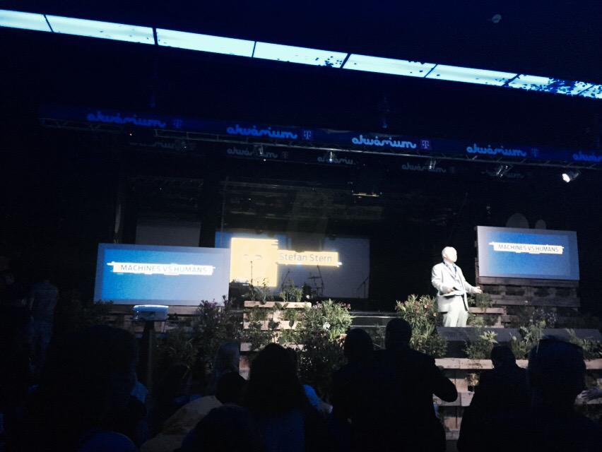 bujdosobianka's tweet image. Stefan Stern just starts @brainbarbp .#humanvstech