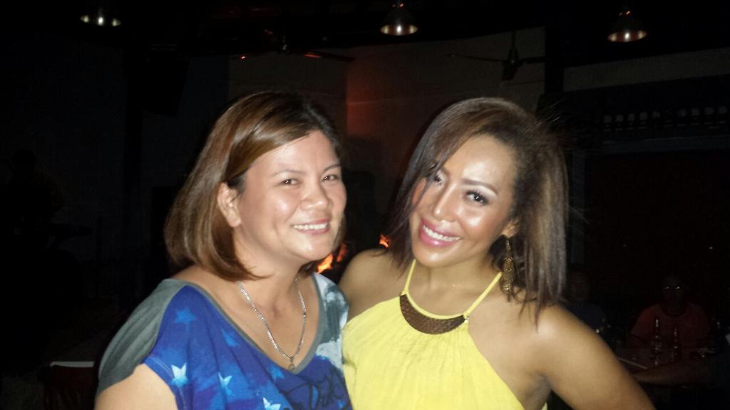 babychie16's tweet photo. With the vocalist of SHAYNE AND THE BROWN UNION @HISTORIA RESTOBAR http://t.co/Kkl65RkMqH