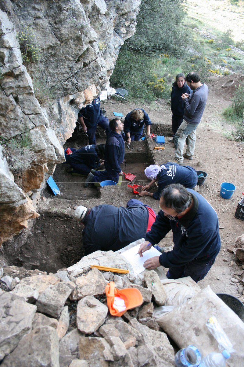 El Taller d'Ocupació excava el jaciment de la Fontanella de Vilafranca elsports.es