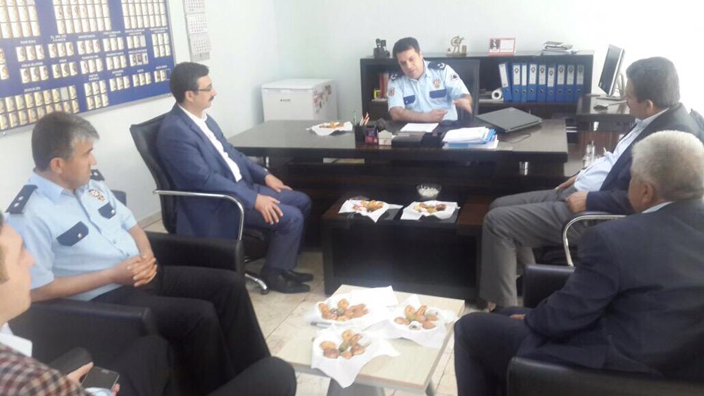 durbeyakdogan's tweet photo. Genel Bşk. Yrd. Ank. Mv. Sn. @halukipek06  Bey ile Yenimahalle Karşıyaka polis karakolunu ziyaret ettik. http://t.co/j631zYyxYR
