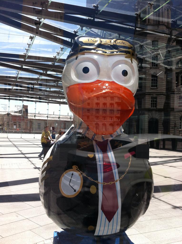 jules5162's tweet photo. Porter & Pop Ducks sitting pretty at OpenEye Gallery #ducksnap @AquaDucked http://t.co/eLHwXzRVNd