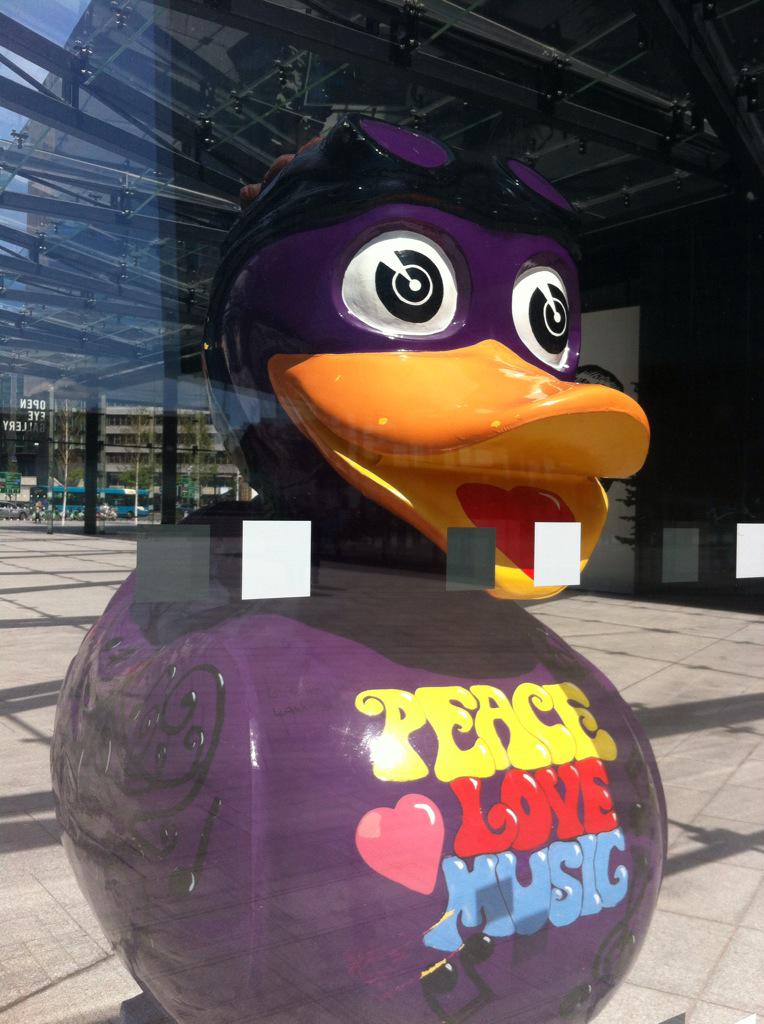 jules5162's tweet photo. Porter & Pop Ducks sitting pretty at OpenEye Gallery #ducksnap @AquaDucked http://t.co/eLHwXzRVNd