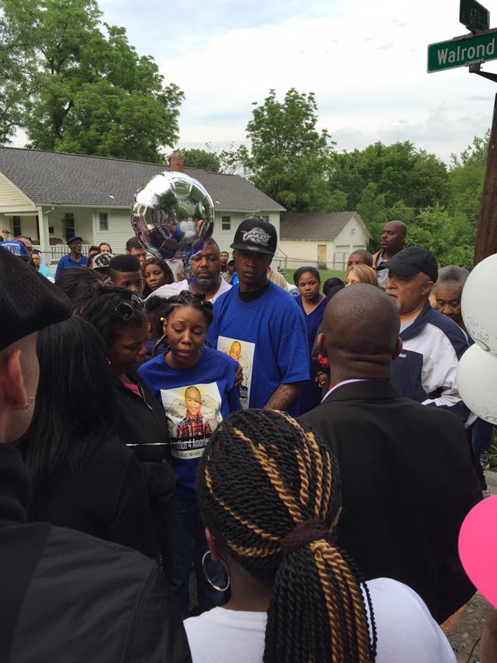 kcmic's tweet photo. No mother or father should have to bury their child.
Justice For Amorian Hale!
*** We Will Always Remember Them *** http://t.co/2yLpXFBa9p