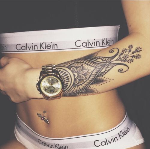TattedDope's tweet photo. Calvin Klein &amp; tattoo's💉 http://t.co/veYfC5ygoz