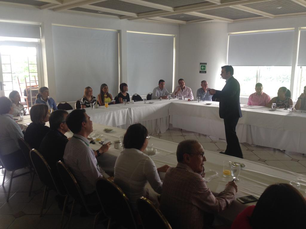 igrz01's tweet image. Capacitación con los empresarios #Neuromarketing #Yo❤️Floridablanca #MindMetriks @Alcaldiafblanca