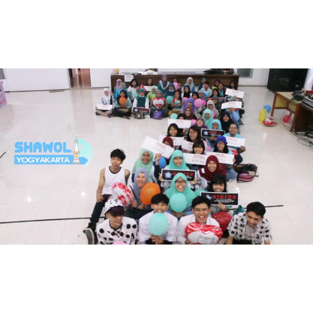 ShawolJogja's tweet photo. "Happy 7th Anniversary SHINee!
We Want SWC 4 INA!!!!"
#GathSWY2015 #7YearsOfLoveWithSHINee #WeWaitingSWCIVInINA http://t.co/5t294sPhQQ