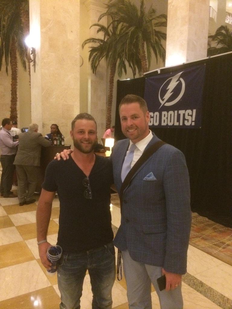 scottybru42's tweet photo. Thanks for taking the time for a photo @TSNAaronWard #superniceguy http://t.co/SshKPJ2A3t