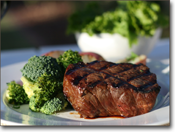 ExperienceSeven's tweet photo. Quality and mouth watering steaks is our speciality! Lunch & Dinner #7VM 0737774477 #7ABC 0737776677 #meatlover http://t.co/6YgsgIFuI3