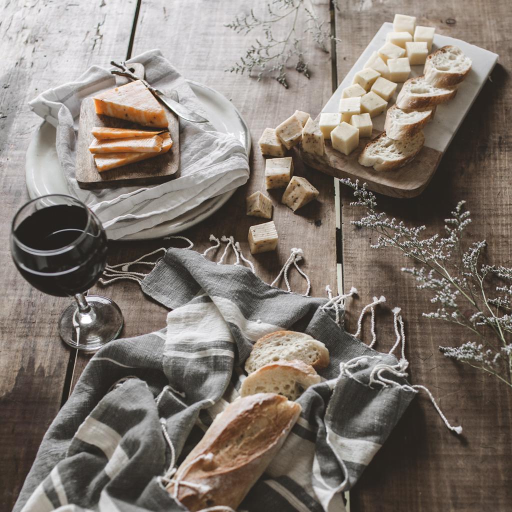 offbeatinspired's tweet image. My last #RealCheesePeople pairing: wine + cheese &amp;amp; a date with my #sistor! @SargentoCheese #partner