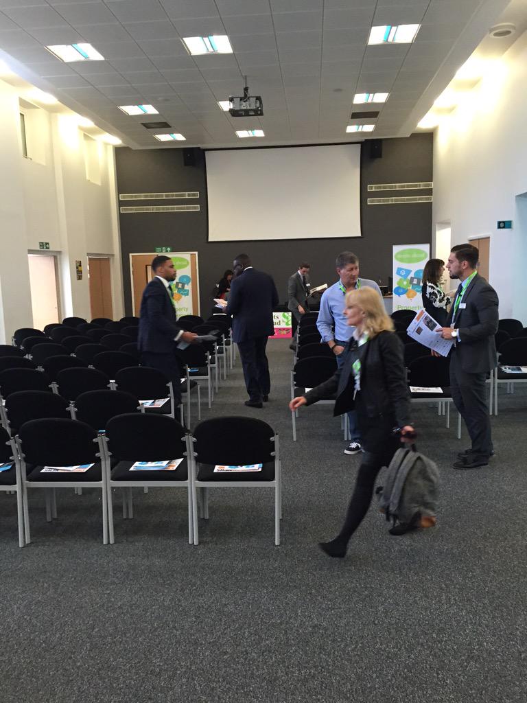 StreetsAheadCC's tweet photo. It's going to be a busy afternoon at the @wwwstreetsahead property investors forum @CroydonCollege @StreetsaheadCP http://t.co/BCwUQE4Gti