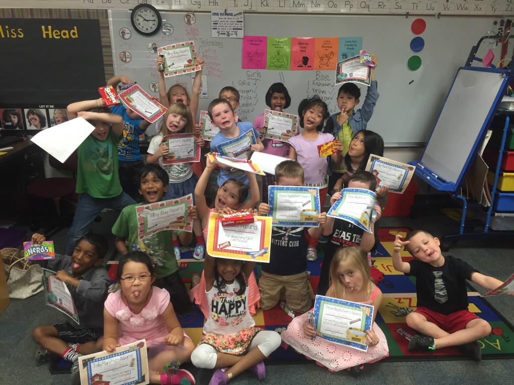 pinkmkimbrell's tweet photo. Silly and sweet pictures of our candy awards! My first class is almost done! #pinkcreates http://t.co/Kh8Nvwtcja