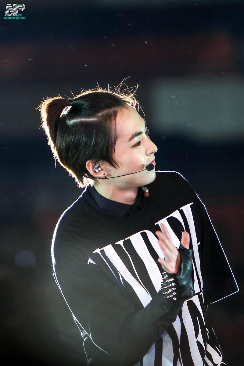 noonaplanet's tweet photo. 150524 35주년 롯데 패밀리 콘서트 #시우민 #XIUMIN 
민석아, 안녕!
http://t.co/8qDEySKmy8
http://t.co/RlEgmazHH3 http://t.co/H4Y6sjsgys