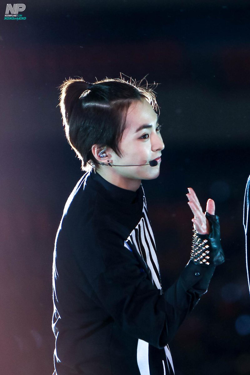 noonaplanet's tweet photo. 150524 35주년 롯데 패밀리 콘서트 #시우민 #XIUMIN 
민석아, 안녕!
http://t.co/8qDEySKmy8
http://t.co/RlEgmazHH3 http://t.co/H4Y6sjsgys
