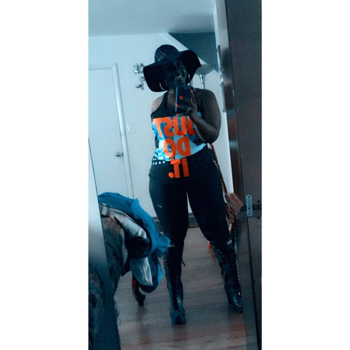 Watch Jane Doe's leaked NSFW photo on TwXstars