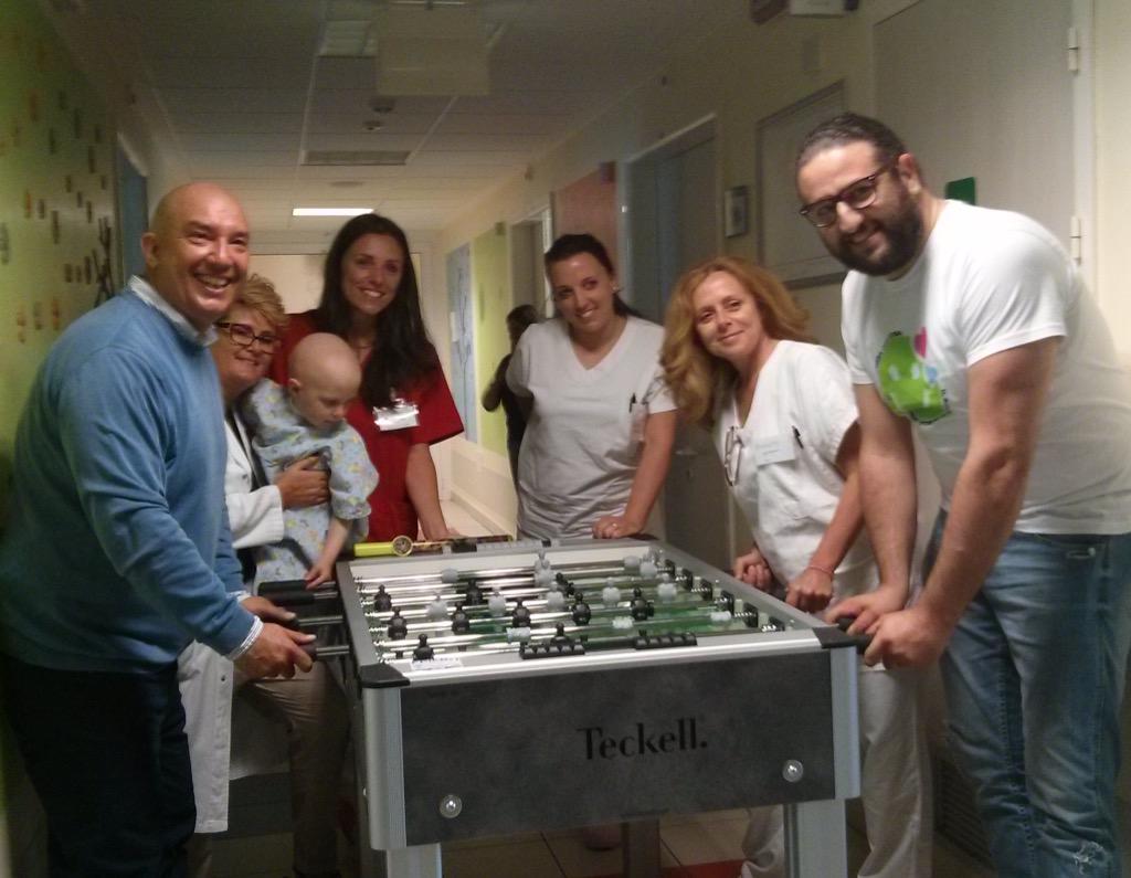Rinaldinipastry's tweet photo. #Emozioni uniche in ospedale con #Arop #perilsorrisodiunbambino #teckell @Starsonfield @NargiFederica @vieri_bobo http://t.co/RW0osONGkP