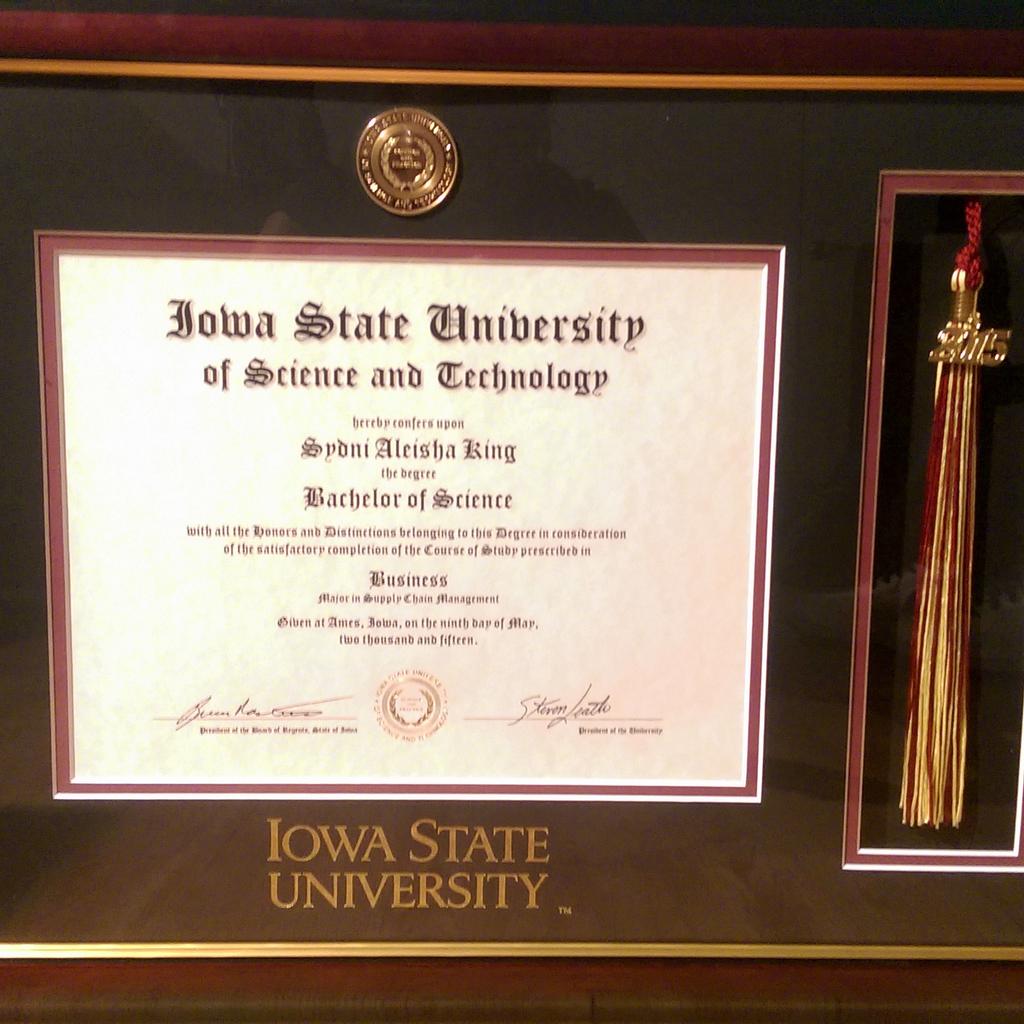 xkoolxmonkyx's tweet image. One mo time for the people in the back: #iMadeIt #2015collegegrad