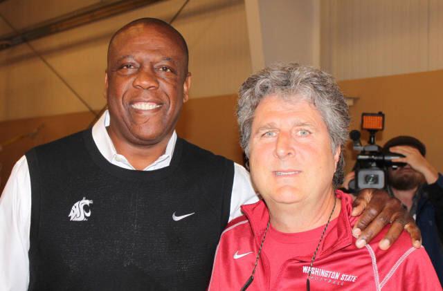 BillMoos's tweet photo. I got my guy. Now my other two guys need to win some F'ing games. #GoCougs http://t.co/iGJW9pZS4Z