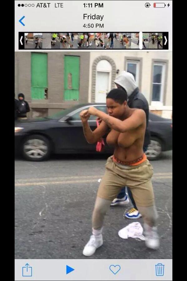 KillerFromParis's tweet photo. Vous avez cru les meufs aux States elles avaient le temps de blaguer ?? Qui veut la vidéo ?? MDRRR http://t.co/xNeVVGd6wN