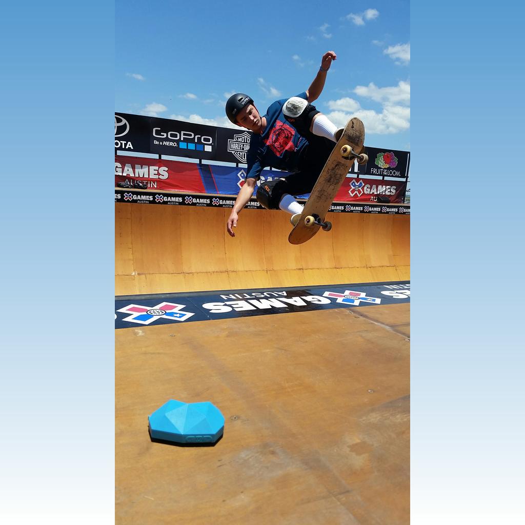 outdoortechmex's tweet photo. El #TurtleShell mejora todo #XGames #Skateboarding #Vert #ODTSkate #TakeYourMusicEverywhere #OutdoorTechMexico http://t.co/MO9neOvFbV