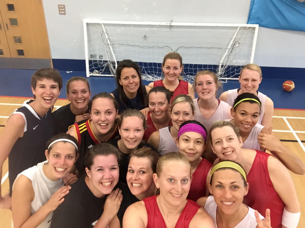 Training with our new German friends 😀🏀