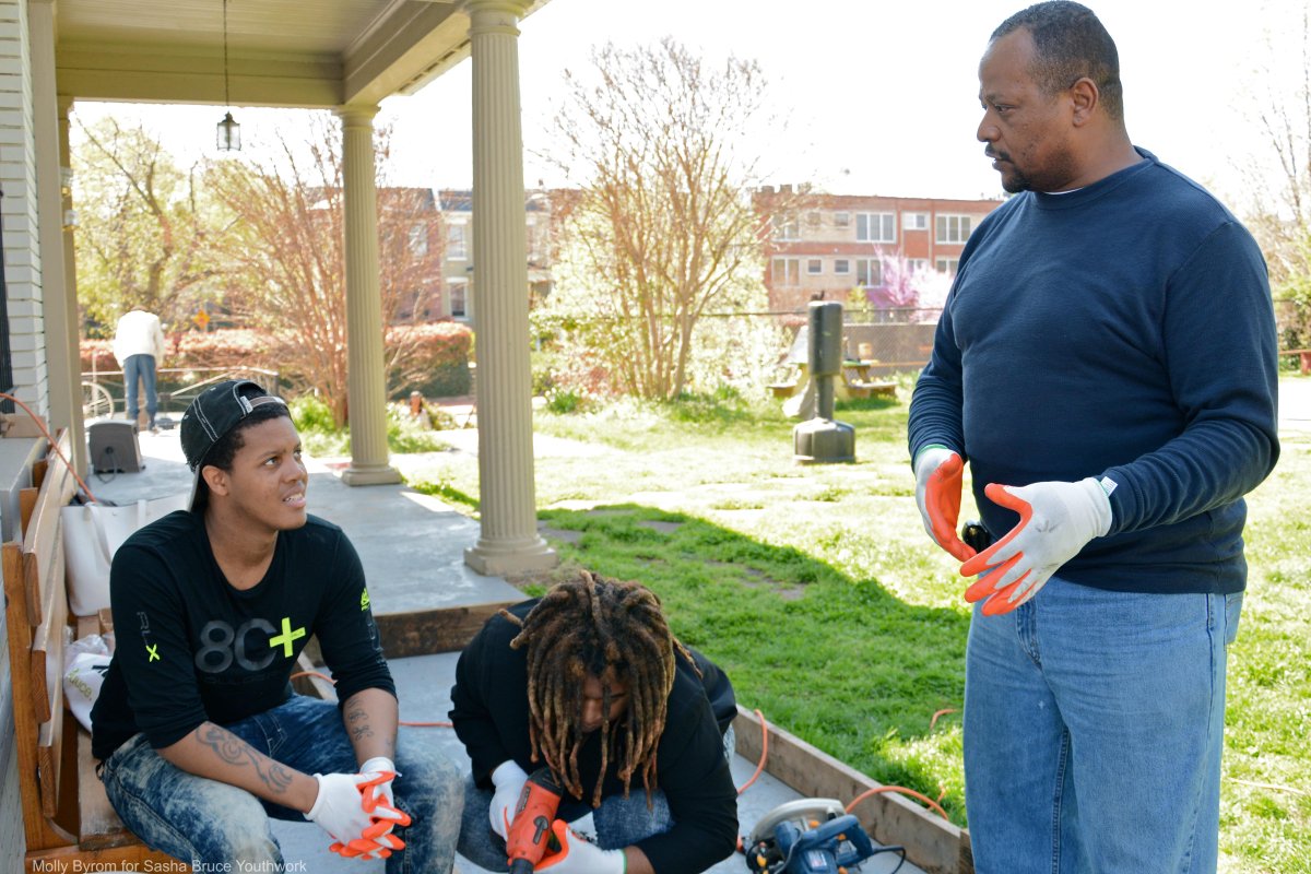 SashaBruceYouth's tweet photo. SBY Workforce Development youth in action! #Donate to new construction tools HERE: http://t.co/kJWuJ6vKHF #DoMore24 http://t.co/R3ppqdnHMI
