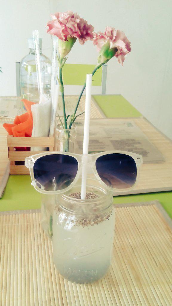 4EvaLo's tweet image. Cuando quieres comer sano, los vegetales te encuentran y yo a ellos ;) #delicioso  #comidanatural #envilla #chiatime