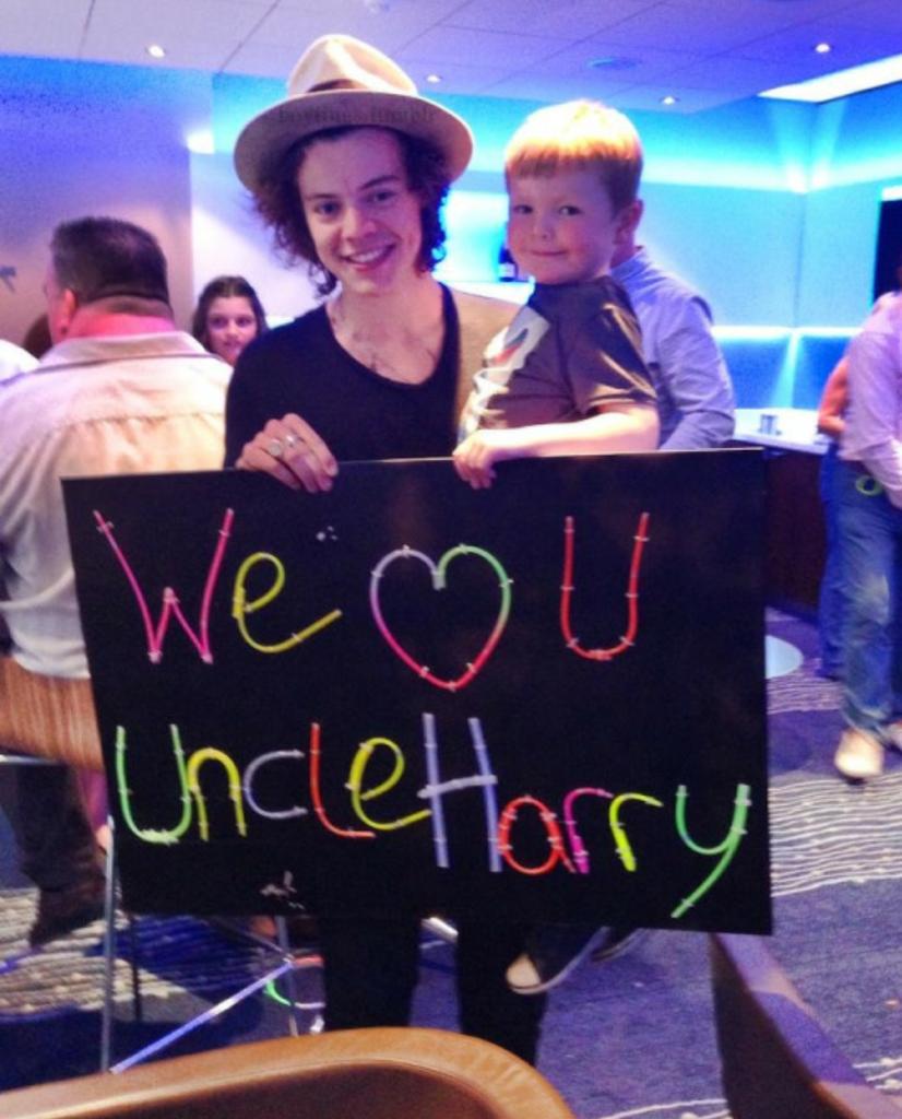 Harry_Our_World's tweet photo. Yes I Do!!! ๐๐
#ChoiceSmile Harry Styles
#ChoiceMaleHottie Harry Styles
#1DForMMVA http://t.co/mxYJCy3rth