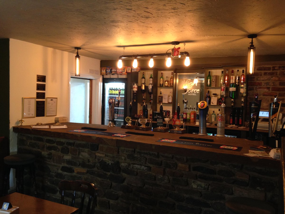 highforcehotel's tweet photo. Just over a Ton of Alston stone in that bar top! keeps ya drinks nice and cool.... :-) http://t.co/Ix8I02Vs1w