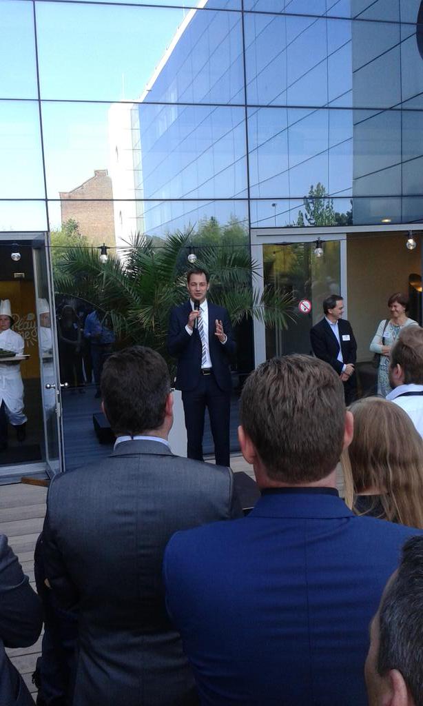 <a href="/alexanderdecroo/">Alexander De Croo 🇧🇪🇪🇺</a> at #ispa hosted by #telenet in Mechelen. He brought fine weather with him :-)