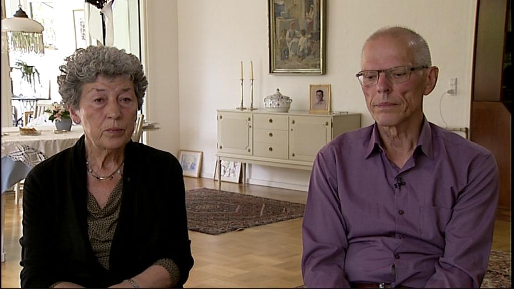 petergraae's tweet image. Deres søn blev fundet dræbt i en mergelgrav. Nu står de frem med en bøn i Station 2 #dkkrim
nyhederne.tv2.dk/krimi/2015-06-…