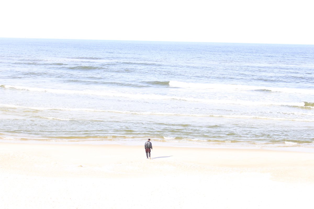 patonincertis's tweet image. #AprendeconCanon Sobreexposición para efecto degradado entre arena y mar. 500D 18-55 1/500 ISO200 f/4.5 @Canonespana