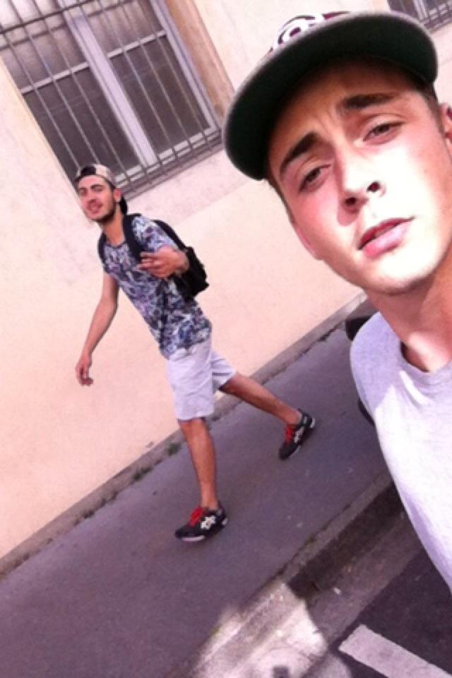 nikoplt's tweet photo. 3 ans de fraternité bientôt terminée @RBugada http://t.co/wbHhRWvDra