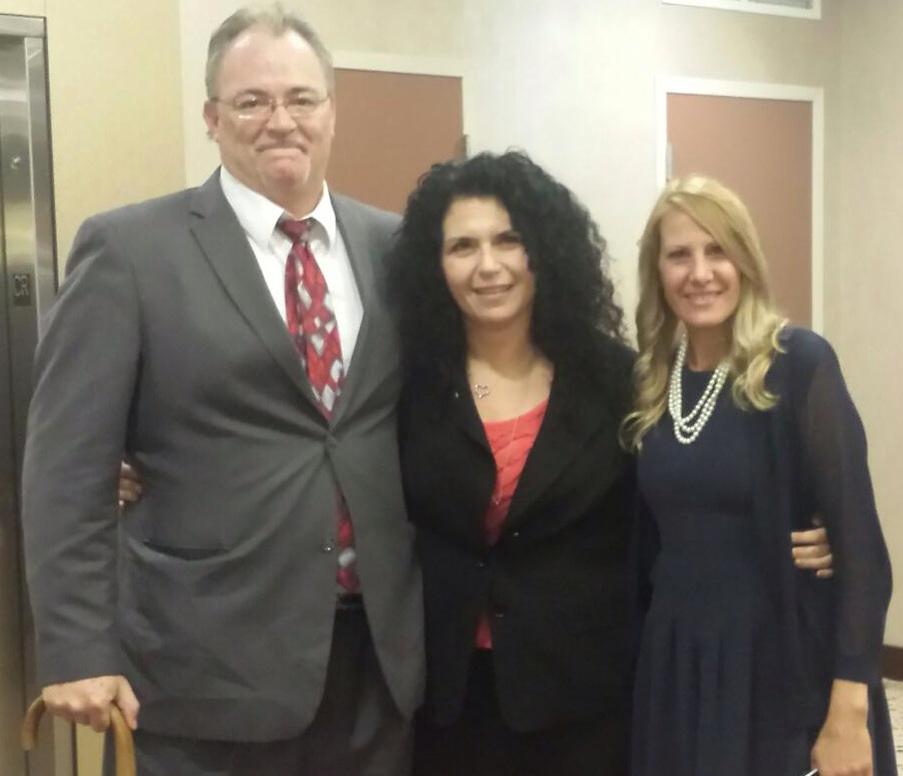 MotherEarthHH's tweet photo. Dr. Sue Sisley came to Chicago to help us advocates get press on PTSD http://t.co/baZ1IkF3Xl