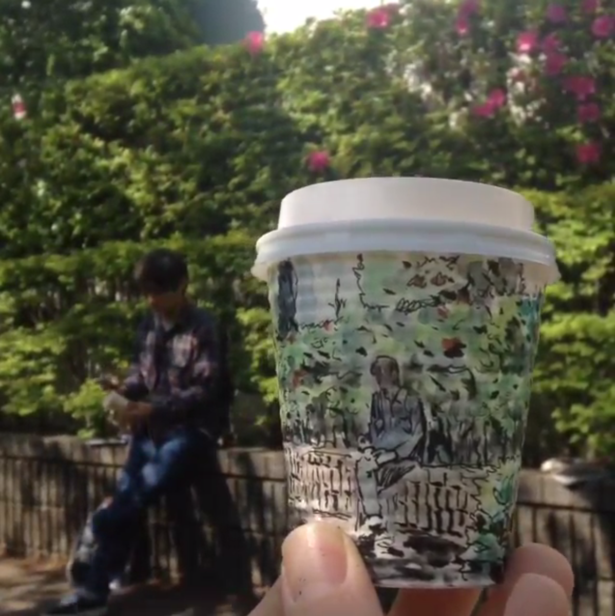 SpecialtyCoffee's tweet photo. Tokyo-based illustrator @adehogan turns takeaway coffee cups into cool panoramic sketches http://t.co/G9ILfBkBZX http://t.co/prhT0yNT1Z
