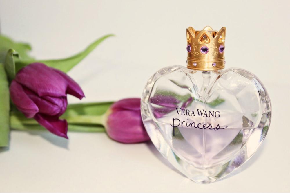TheWifeEdit's tweet photo. I adore this Perfume | http://t.co/zK6OvFdvF5 | @FemaleBloggerRT @iRTBloggers @BBlogRT #bbloggers http://t.co/bTO4PtzSL3