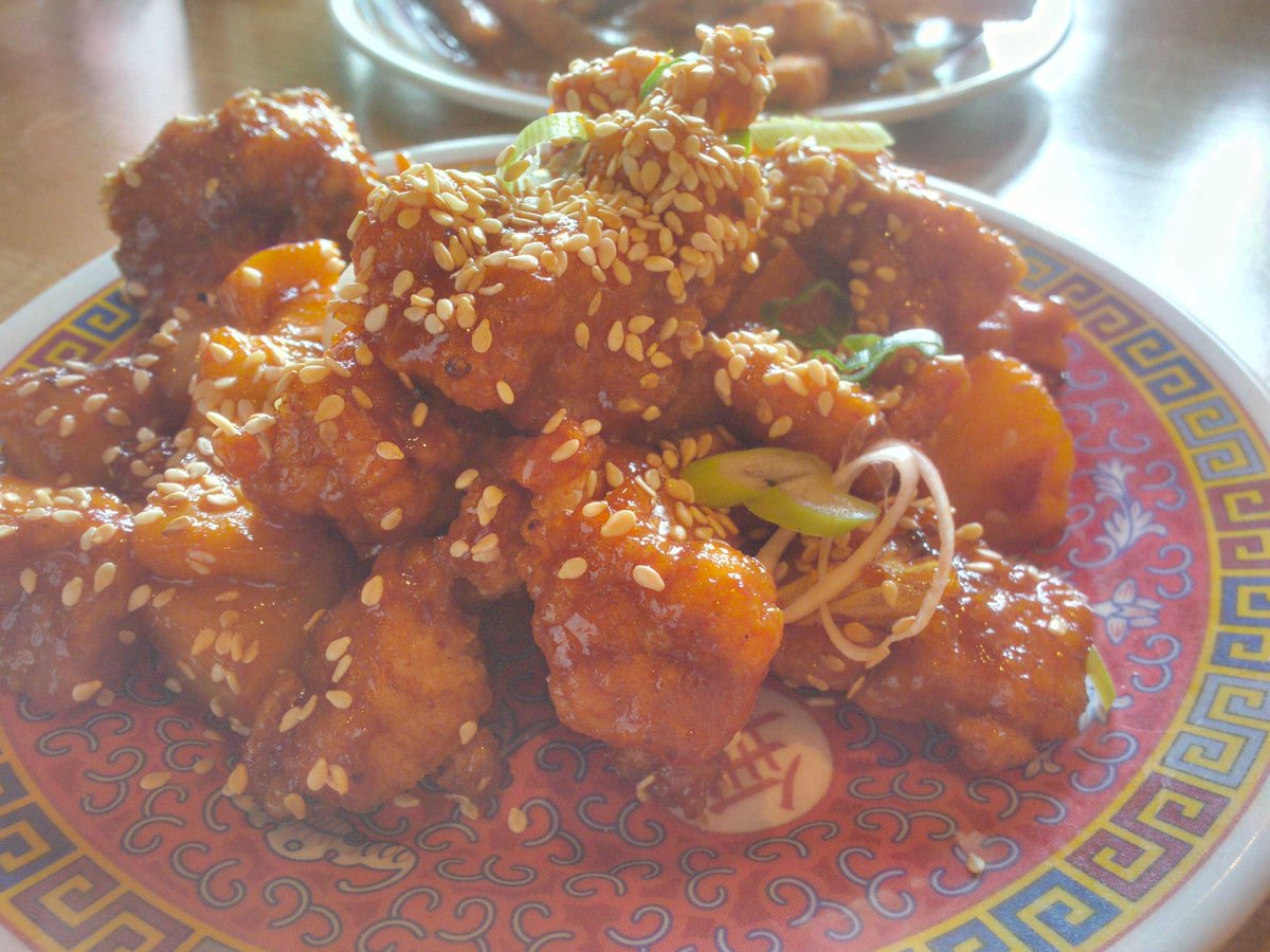 Enjoying a late aft snack <a href="/luckyredshop/">Lucky Red</a> with Chef :)