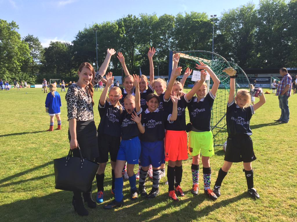 nicjansen72's tweet photo. Team Wegwijzer 1 (gr 6) is door naar de finale!! Morgen weer knallen @fcAalsmeer !! @eenwegwijzer http://t.co/RQ54ir1RXI