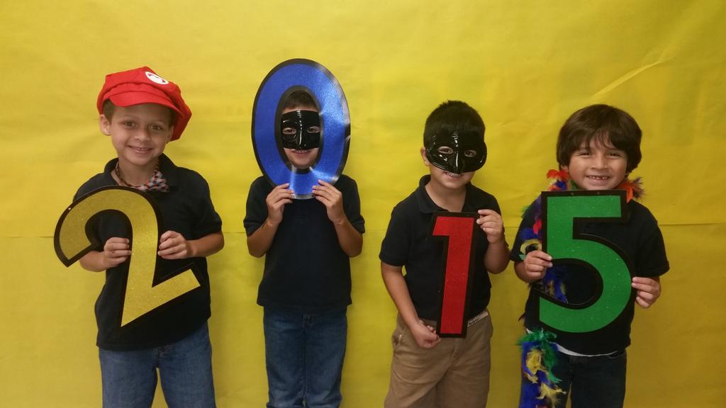 ESPARZAkinder's tweet photo. We had a blast this year!! #byekinder #hello1stgrade @NISDEsparza #MrsHernandez http://t.co/LoQqEyieeM